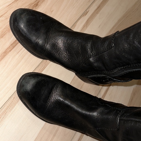 Boots - Picture 7 of 9